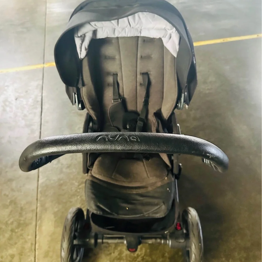 Nuna Mixx 2 Black Kids Stroller (FRAME ONLY!!) - Picture 2 of 4